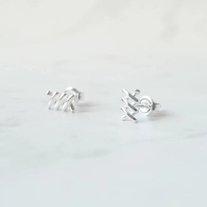 リボンモチーフ 2WAY ダングル スタッド ピアス（シルバー925）｜SMUK
