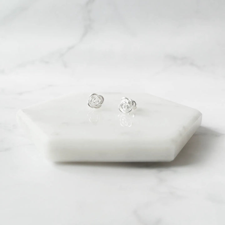 バラピアス01　silver925 ローズスタッドピアス｜925シルバー バラモチーフ ワンポイント| SMUK