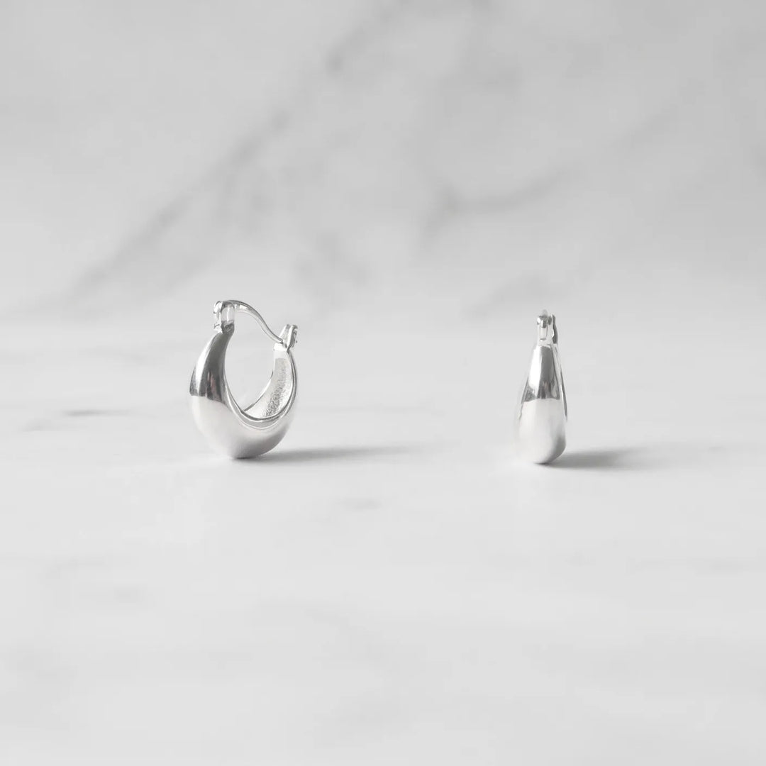 ぷっくり フープピアス(シルバー925)| SMUK公式通販 ぷっくり フープピアス(シルバー925)| SMUK公式通販