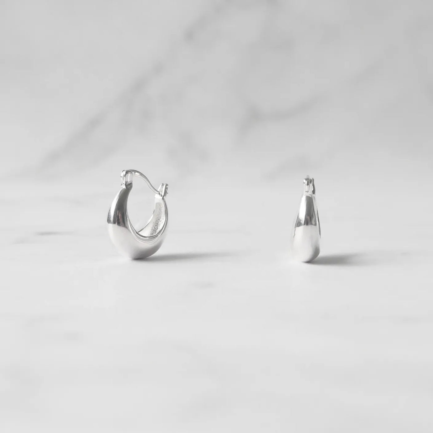 ぷっくり フープピアス(シルバー925)| SMUK公式通販 ぷっくり フープピアス(シルバー925)| SMUK公式通販