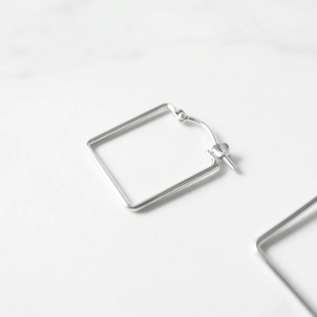スクエア フープ ピアス（シルバー925） | SMUK公式通販
