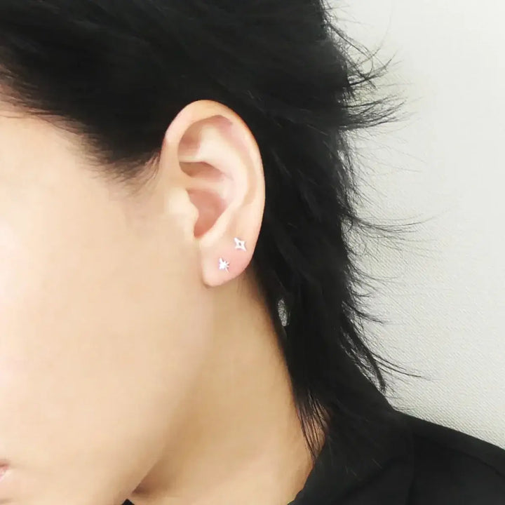 アシンメトリースター スタッドピアス（シルバー925）| SMUK公式通販