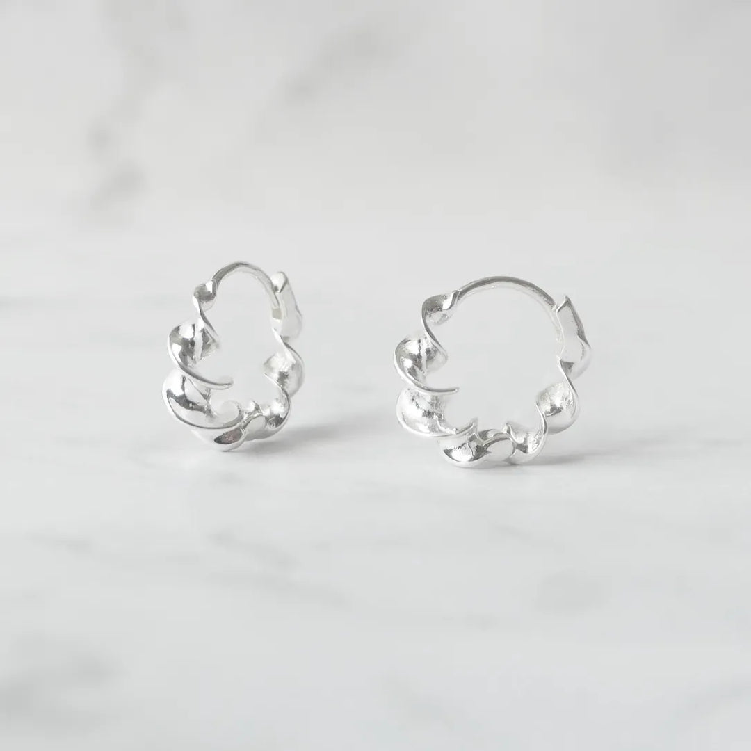 ツイストフープピアス（シルバー925）｜SMUK公式通販