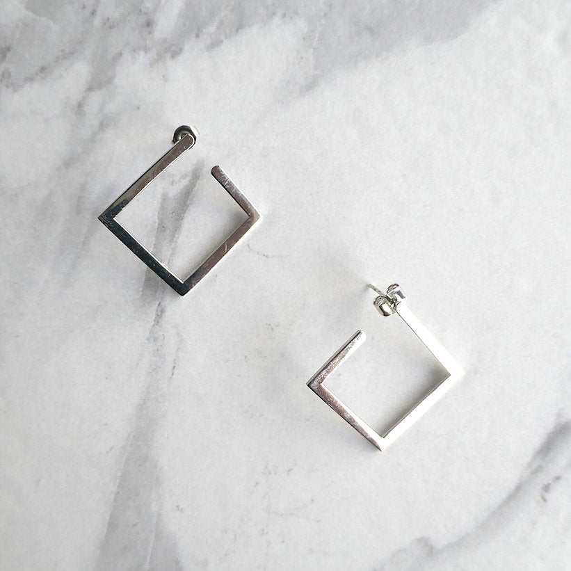 【CS191002】 Sterling Silver Stud Earrings