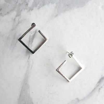 【CS191002】 Sterling Silver Stud Earrings