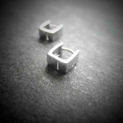 【SE230207】Sterling Silver Huggie Earrings
