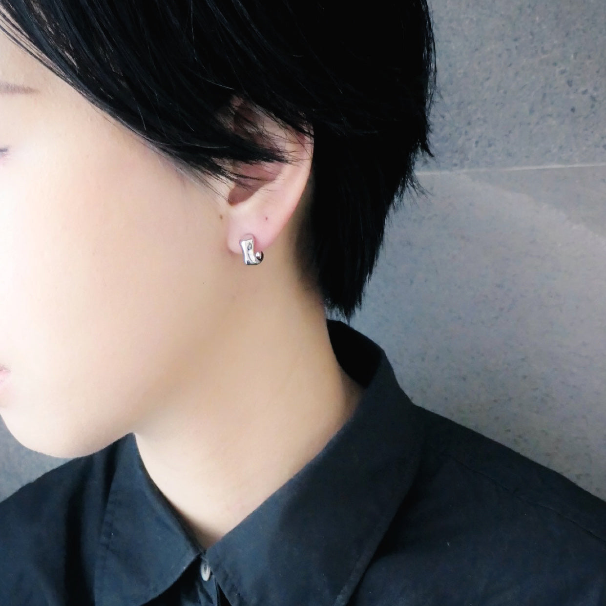 【CS200308】 Sterling Silver Huggie Earrings