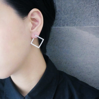 【CS191002】 Sterling Silver Stud Earrings