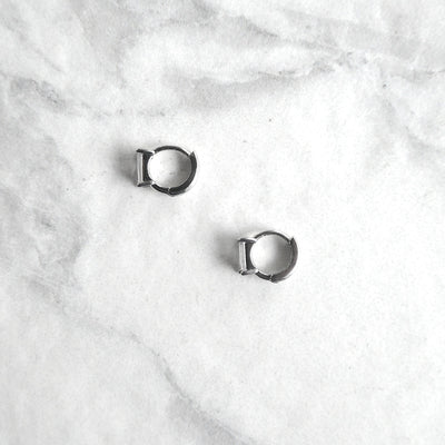 【SE220203】 Sterling Silver Huggie Earrings
