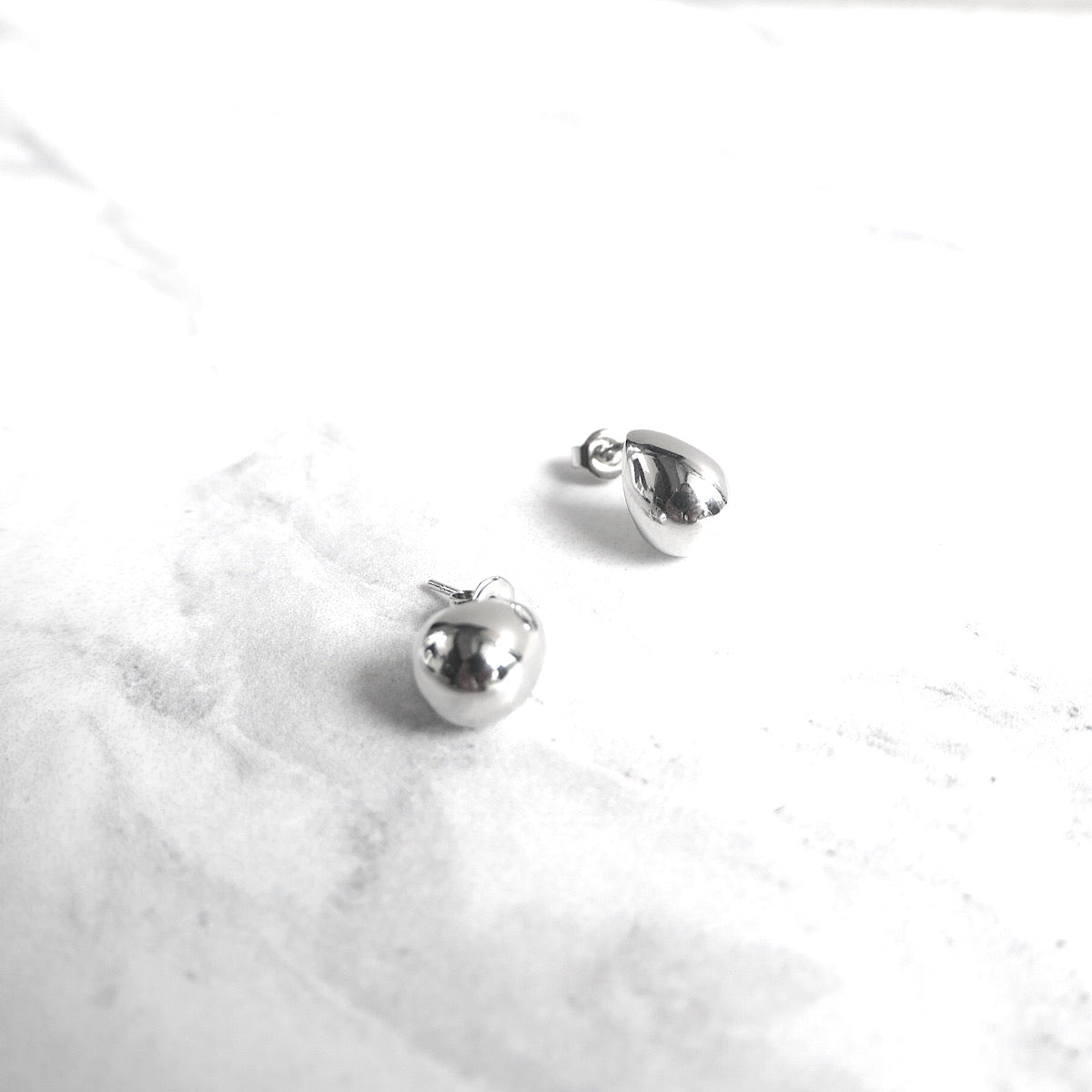 【SE221102】Sterling Silver Stud Earrings
