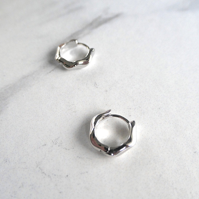 【CS191011】 Sterling Silver Huggie Earrings