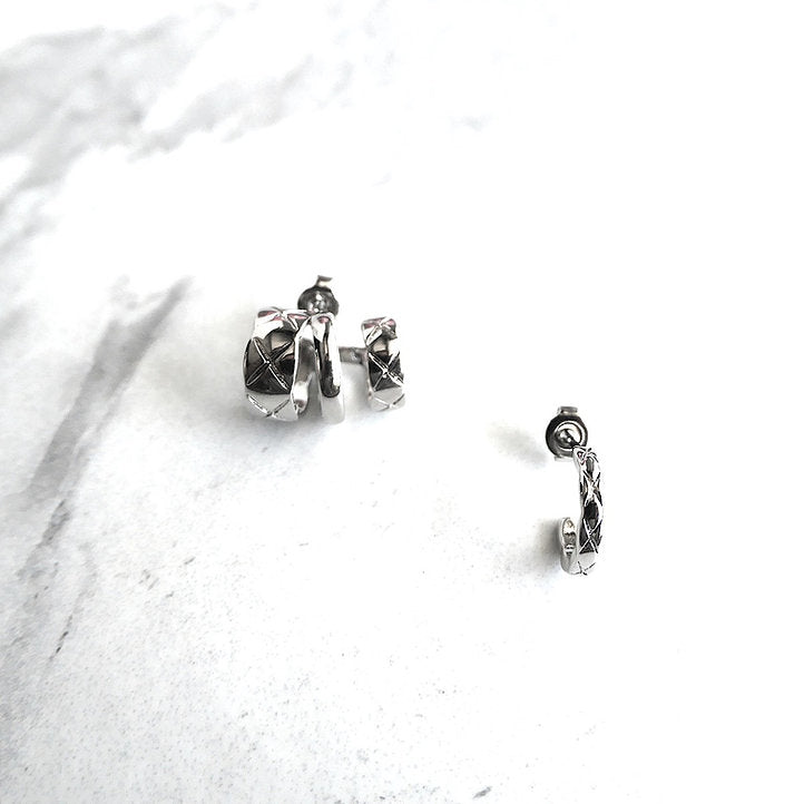 【CS201006】 Sterling Silver Huggie Earrings