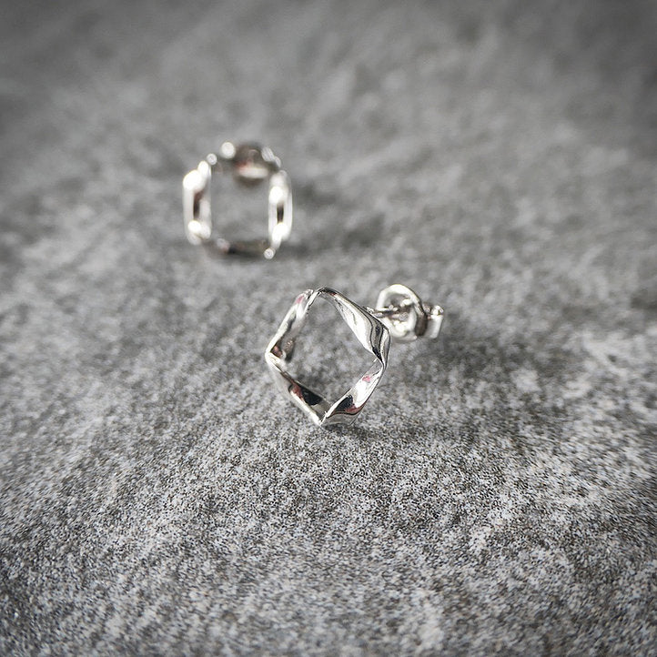 【CS201205】 Sterling Silver Stud Earrings