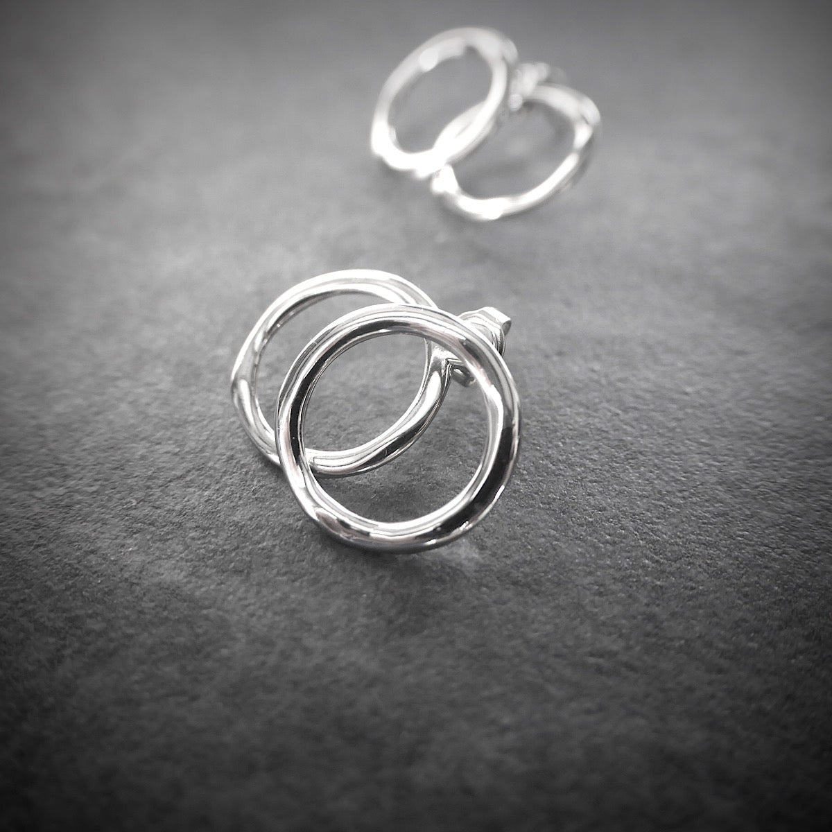 【SE211103】 Sterling Silver Stud Earrings
