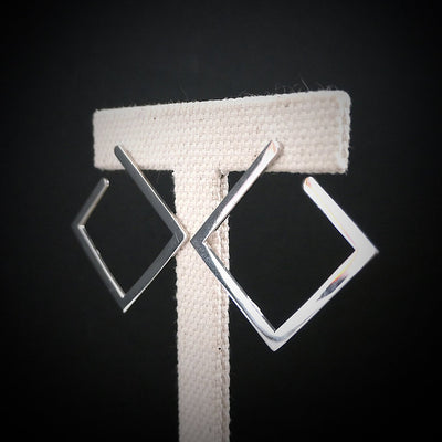 【CS191002】 Sterling Silver Stud Earrings