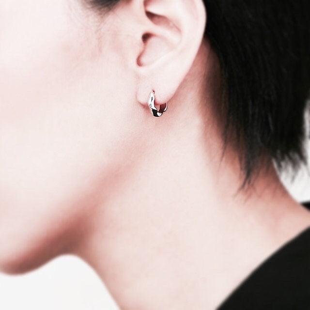 【CS191011】 Sterling Silver Huggie Earrings