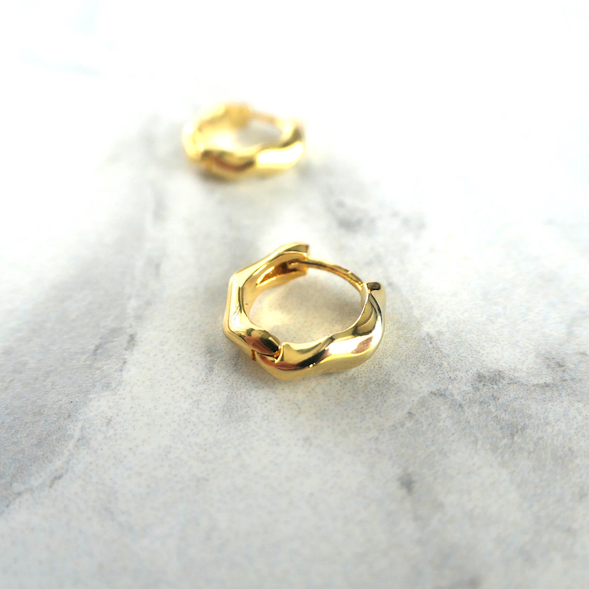 【GE220502】Gold Vermeil Huggie Earrings
