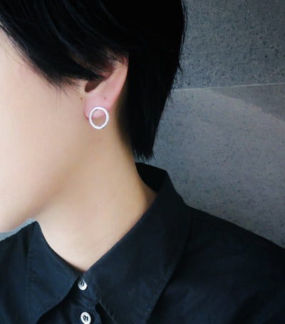 【SE211103】 Sterling Silver Stud Earrings
