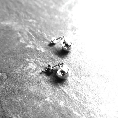 【SE221102】Sterling Silver Stud Earrings
