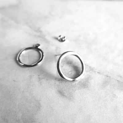 【SE211103】 Sterling Silver Stud Earrings
