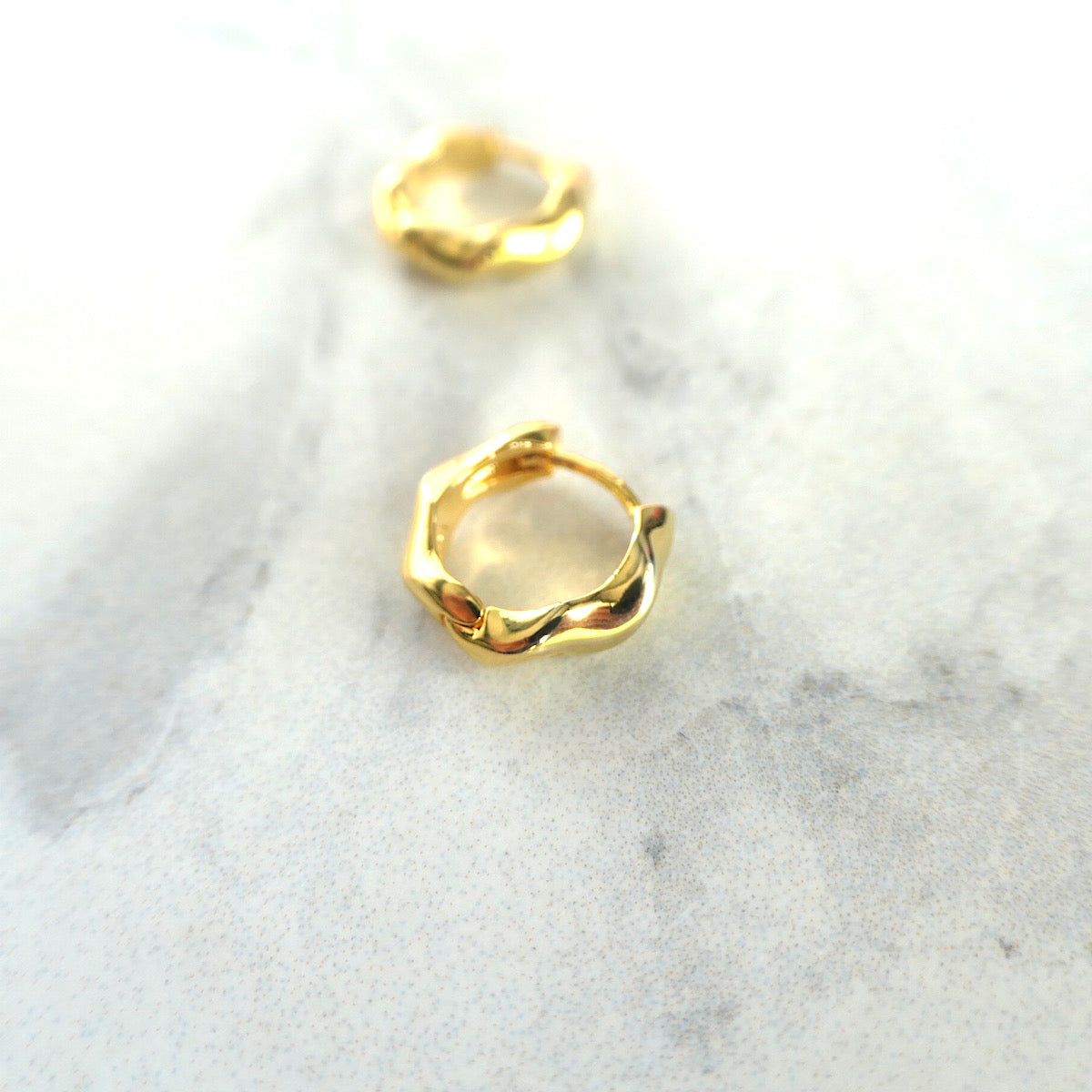 【GE220502】Gold Vermeil Huggie Earrings
