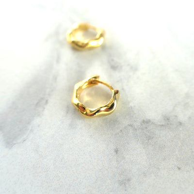 【GE220502】Gold Vermeil Huggie Earrings
