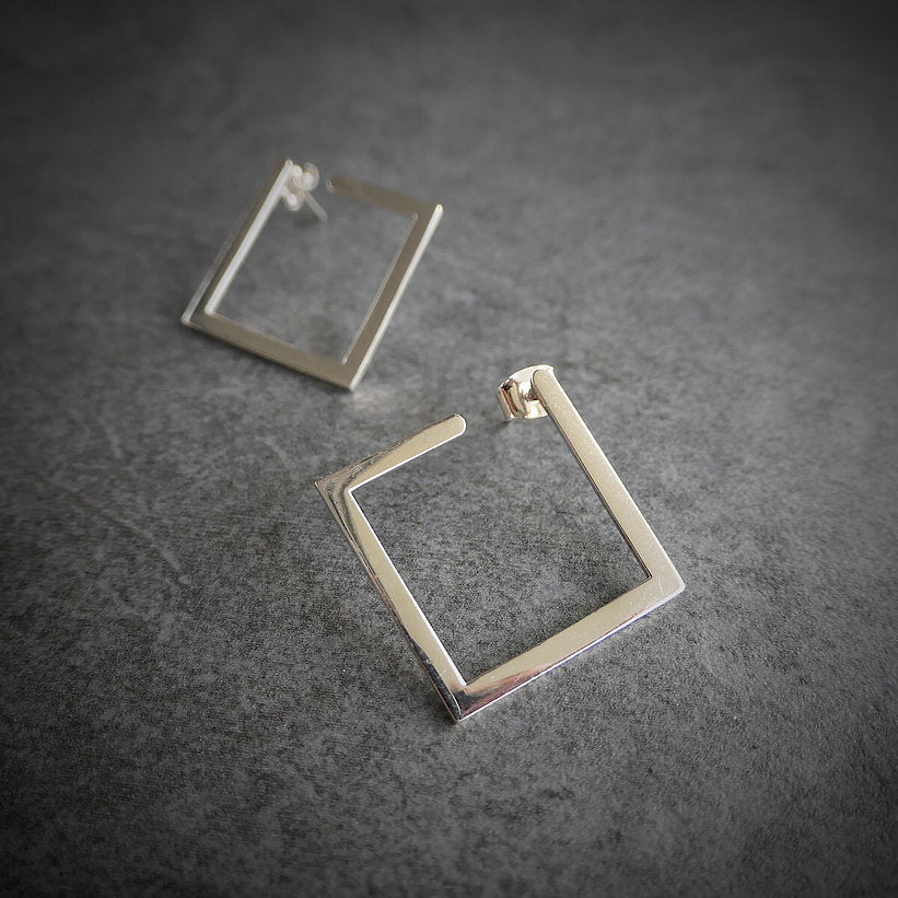 【CS191002】 Sterling Silver Stud Earrings