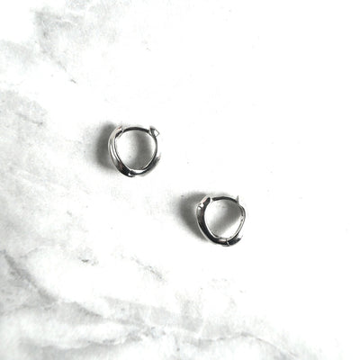 【SE211101】 Sterling Silver Huggie Earrings
