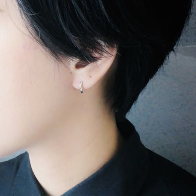 【SE211101】 Sterling Silver Huggie Earrings
