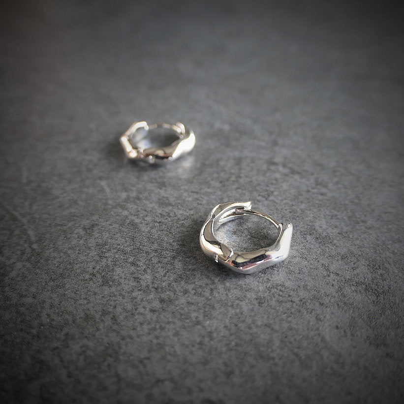 【CS191011】 Sterling Silver Huggie Earrings