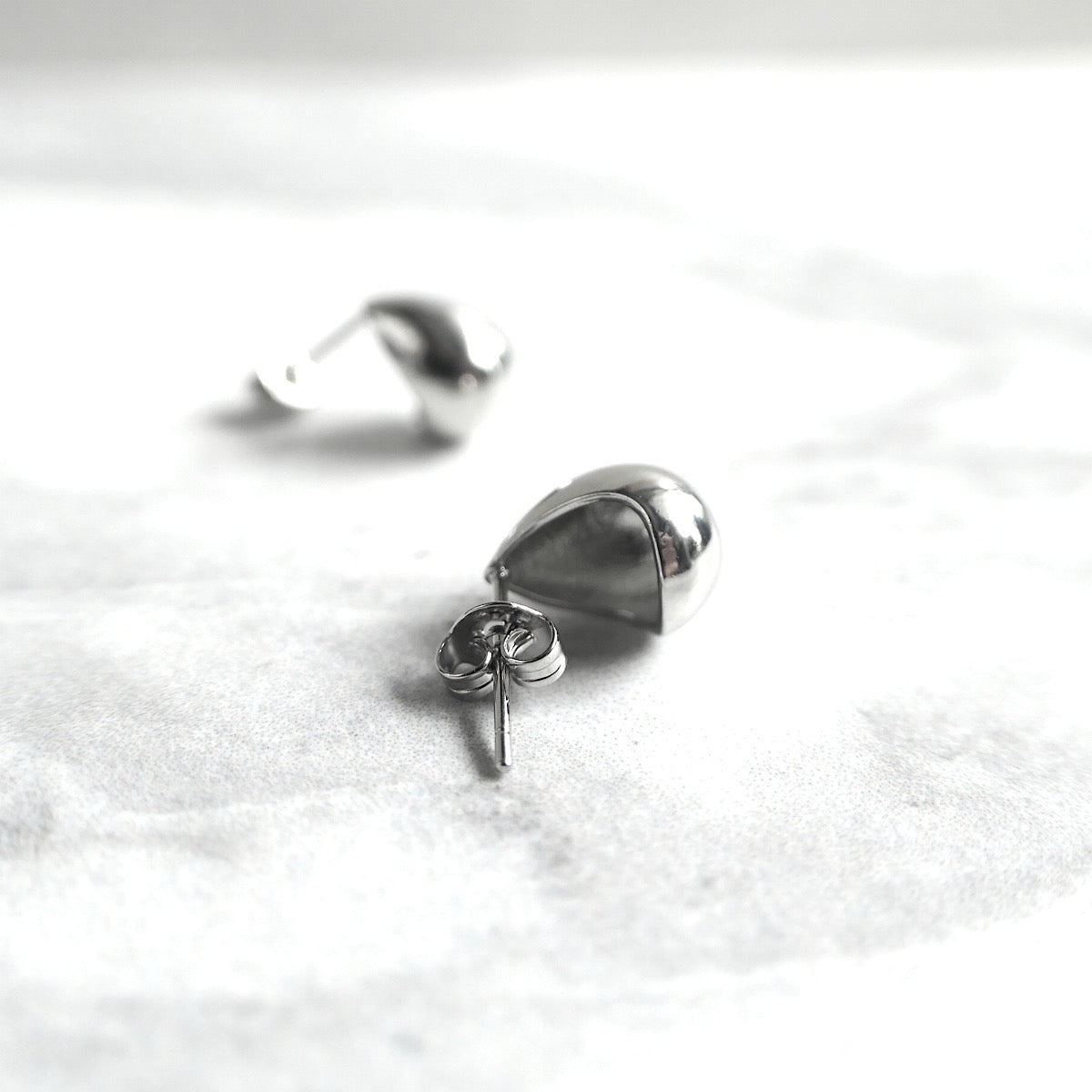 【SE221102】Sterling Silver Stud Earrings
