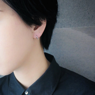 【SE211104】 Sterling Silver Huggie Earrings
